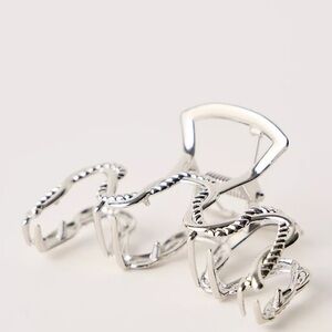 Free People “Can't Be Tamed Claw Clip”